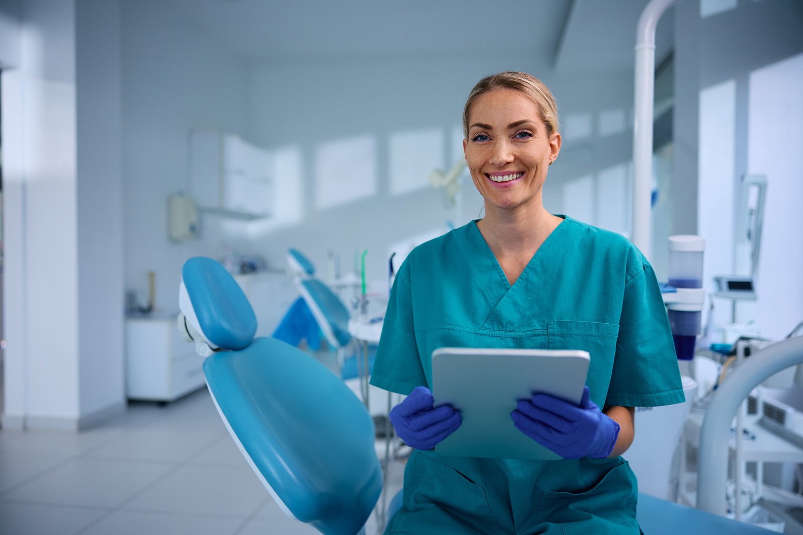 botox fillers dentists Montreal performing facial aesthetic skills with ODQ authorization